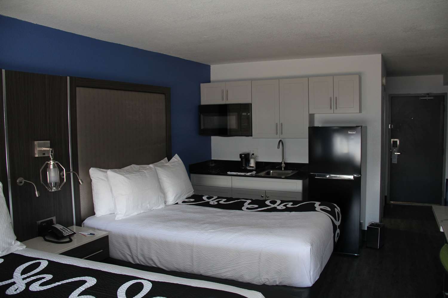 Best Western Plus Executive Residency Denver-Central Park Hotel Room photo